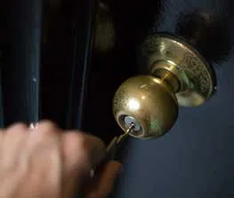 Hendersonville TN Locksmith Store Hendersonville, TN 615-209-7034 - 13-Key-Broke-In-Lock